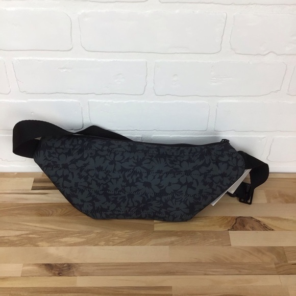 Reebok banana bag black grey travel bag ajustable strap one size floral - Picture 3 of 11